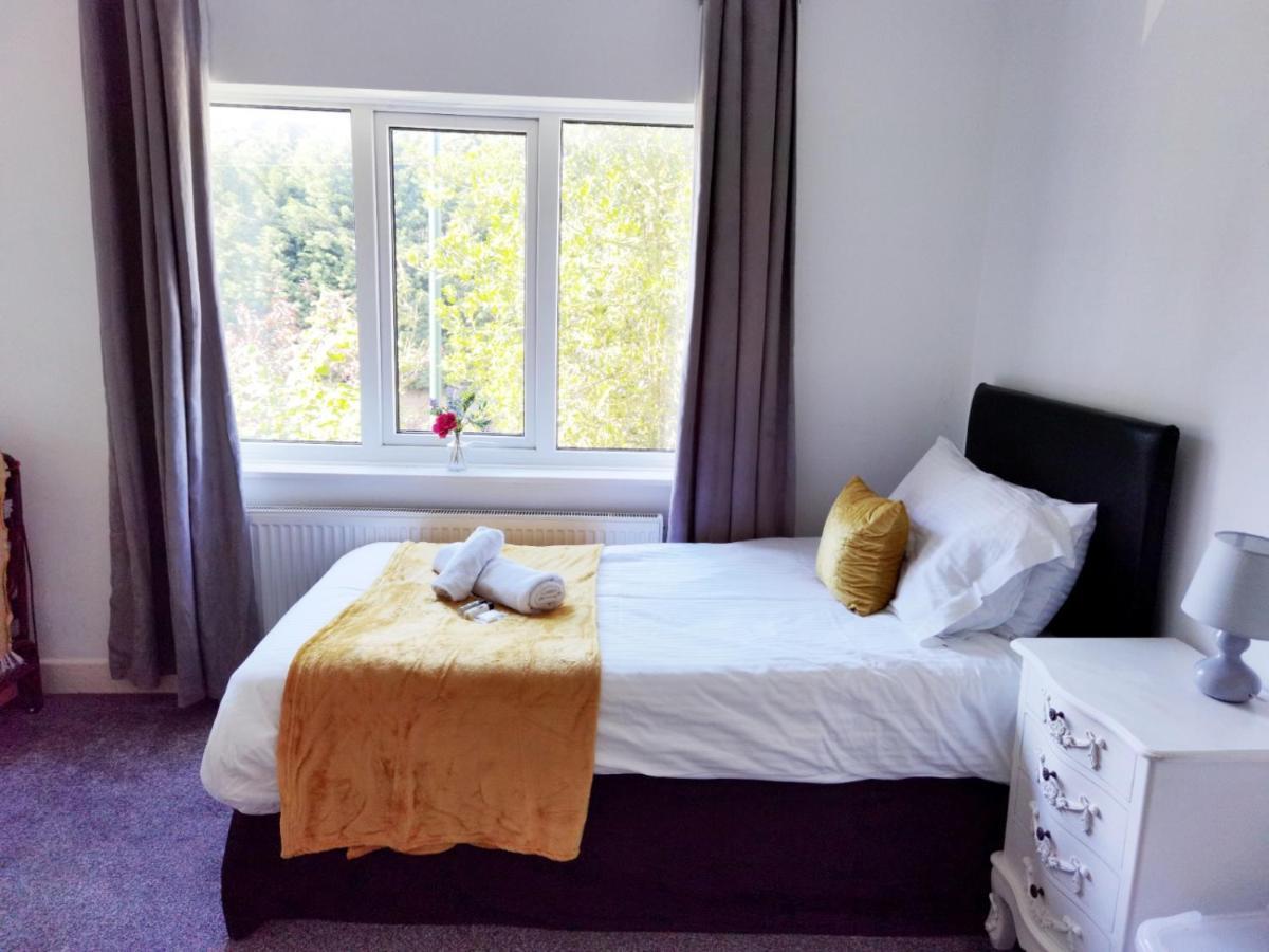 Perry Road, Beautiful Large House Available For Guests And Contractors Parking Wifi Villa Nottingham Exterior photo